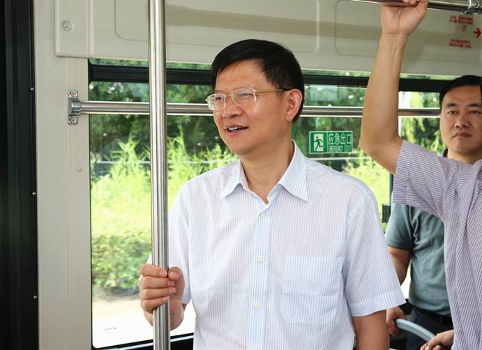 1534057416341184.jpg 说明: F:\18.8.8苏州市市长李亚平来访\精选\d14u8964_副本.jpg