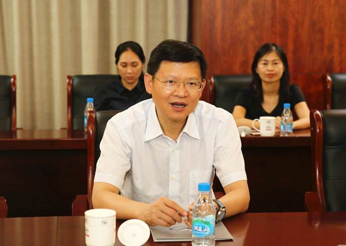 1534057445844973.jpg 说明: F:\18.8.8苏州市市长李亚平来访\精选\d14u9012_副本.jpg
